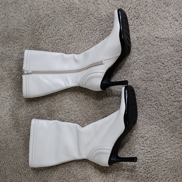 NWOT, Nine West Ivory Heel Boots, Size 6M - Picture 5 of 7